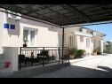 Apartments and rooms Magda - free parking SA5(2), R1(2) Trogir - Riviera Trogir  - courtyard (house and surroundings)