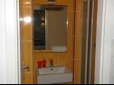 Apartments and rooms Magda - free parking SA5(2), R1(2) Trogir - Riviera Trogir  - Studio apartment - SA5(2): bathroom with toilet