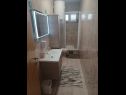 Apartments Marija - 10m from beach: A1(4+1), A2(6), A3(6+2) Trogir - Riviera Trogir  - Apartment - A3(6+2): bathroom with toilet