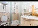 Apartments Mare - near city center A1 (4+2), A2 (2) Trogir - Riviera Trogir  - Apartment - A1 (4+2): bathroom with toilet