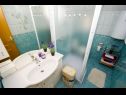 Apartments Mare - near city center A1 (4+2), A2 (2) Trogir - Riviera Trogir  - Apartment - A2 (2): bathroom with toilet