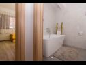 Apartments Tom - panoramic sea view: A1(6) Trogir - Riviera Trogir  - Apartment - A1(6): bathroom with toilet