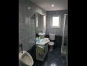 Apartments Tomi - with beautiful view: A1(4+1) Trogir - Riviera Trogir  - Apartment - A1(4+1): bathroom with toilet