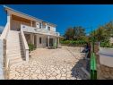 Holiday home Neve - 30 m from sea: H(6+2) Vinisce - Riviera Trogir  - Croatia - H(6+2): terrace