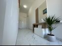Apartments Paž - 28m from the beach: A1(4+2), A2(2+1), A3(4+1) Vinisce - Riviera Trogir  - Apartment - A1(4+2): hallway
