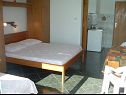 Apartments Tonka - 10 m from beach A1(2), A2(2+2), A3(3), A4(2), A5(2+2), A6(3) Vinisce - Riviera Trogir  - Studio apartment - A6(3): interior