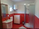 Apartments Branko - with parking : A1(4+1) Vinisce - Riviera Trogir  - Apartment - A1(4+1): bathroom with toilet