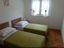 Apartments Branko - close to the sea : A1(4+1) Vinisce - Riviera Trogir  - Apartment - A1(4+1): bedroom