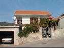 Apartments Ivo - barbecue: A1(2+1), A2(2+1) Vinisce - Riviera Trogir  - house