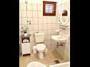 Apartments Ivo - barbecue: A1(2+1), A2(2+1) Vinisce - Riviera Trogir  - Apartment - A2(2+1): bathroom with toilet