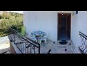 Apartments Ivo - barbecue: A1(2+1), A2(2+1) Vinisce - Riviera Trogir  - staircase