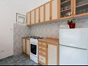 Apartments Miranda - quiet & next to the sea: A1(2+2), A2(2+2), A3(2+1), A4(2+1) Vinisce - Riviera Trogir  - Apartment - A4(2+1): kitchen