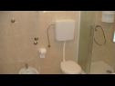 Apartments Marin - comfortable apartment near sea: A1(5+2) Vinisce - Riviera Trogir  - Apartment - A1(5+2): bathroom with toilet