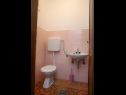 Apartments Marin - comfortable apartment near sea: A1(5+2) Vinisce - Riviera Trogir  - Apartment - A1(5+2): toilet