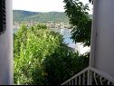 Apartments Fran - 30 m from sea : A1-veliki(5), A2-mali(3) Vinisce - Riviera Trogir  - Apartment - A2-mali(3): terrace