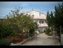 Apartments Slaven - 50 m from beach: A1(4+2), A2(2+1), A3(4+1) Vinisce - Riviera Trogir  - house