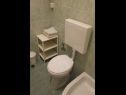 Apartments Slaven - 50 m from beach: A1(4+2), A2(2+1), A3(4+1) Vinisce - Riviera Trogir  - Apartment - A1(4+2): bathroom with toilet