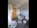 Apartments Antonija - jacuzzi and fitness SA1(2), A2(2+2), SA3(2+1), A4(2+2) Vinisce - Riviera Trogir  - Apartment - A2(2+2): bathroom with toilet