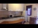 Apartments Mare - with parking : A1(4+1) Vinisce - Riviera Trogir  - Apartment - A1(4+1): kitchen