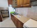 Apartments Srđan - 10 m from the beach : A1(4), A2(2+1), A3(4+1) Vinisce - Riviera Trogir  - Apartment - A2(2+1): kitchen