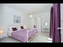 Holiday home Pazanin - 20m from the beach: H(4+1) Vinisce - Riviera Trogir  - Croatia - H(4+1): bedroom