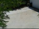 Apartments Branko - with parking : A1(4+1) Vinisce - Riviera Trogir  - parking