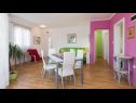 Apartments Ivo - beach nearby: A1(2+3), A2(2+2), A3(4+1) Vinisce - Riviera Trogir  - Apartment - A3(4+1): living room