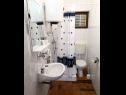 Apartments Ivan  - 15 m from beach: A1(7), SA2(2), A3(2+1) Vinisce - Riviera Trogir  - Apartment - A1(7): bathroom with toilet