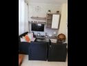 Apartments Josip - 5 m from beach: A1(6) Vinisce - Riviera Trogir  - Apartment - A1(6): living room