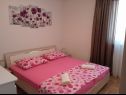 Apartments Josip - 5 m from beach: A1(6) Vinisce - Riviera Trogir  - Apartment - A1(6): bedroom
