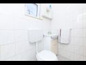 Holiday home Villa Vinko - with four rooms: H(8) Cove Voluja (Vinisce) - Riviera Trogir  - Croatia - H(8): bathroom with toilet