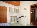Apartments Nada - 100 m from beach: A1 Lijevi(2), A2 Desni (2), SA4 Mali(2) Kali - Island Ugljan  - Apartment - A2 Desni (2): kitchen and dining room
