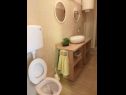 Apartments Tonci - 30 m from beach: A1 Doli (2+1), A2 Gori (2+1) Kali - Island Ugljan  - Apartment - A1 Doli (2+1): bathroom with toilet