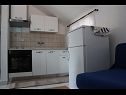 Apartments Ivy - free parking: A2(4+2) Kukljica - Island Ugljan  - Apartment - A2(4+2): kitchen