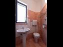 Apartments Din - 40 m from sea: A1(5+1), A2(2+1), A3(2+1), A4(2+2), A5(2+2) Kukljica - Island Ugljan  - Apartment - A3(2+1): bathroom with toilet