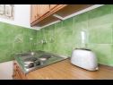 Apartments Din - 40 m from sea: A1(5+1), A2(2+1), A3(2+1), A4(2+2), A5(2+2) Kukljica - Island Ugljan  - Apartment - A4(2+2): kitchen