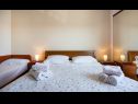 Apartments Nena - 10 m from sea: A1(5) Lukoran - Island Ugljan  - Apartment - A1(5): bedroom
