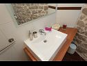 Apartments Ivan - great location: A1(2+1), A2(2+2) Poljana - Island Ugljan  - Apartment - A1(2+1): bathroom with toilet