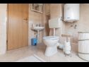 Apartments Tiho - 10m from the beach: SA1 potkrovlje(2+1), A2 1. kat(4+1) Preko - Island Ugljan  - Studio apartment - SA1 potkrovlje(2+1): bathroom with toilet