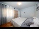 Apartments Gašpe - garden terrace : A1(4+1) Sutomiscica - Island Ugljan  - Apartment - A1(4+1): bedroom