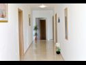 Apartments and rooms Aleksandra - 10 m from sea: A1 lijevi(2+2), A2 desni(2+2), A3(4+1), A4(2+2), R7(2), A5(4), A6(4+1) Bibinje - Zadar riviera  - Room - R7(2): hallway