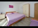 Apartments and rooms Aleksandra - 10 m from sea: A1 lijevi(2+2), A2 desni(2+2), A3(4+1), A4(2+2), R7(2), A5(4), A6(4+1) Bibinje - Zadar riviera  - Apartment - A6(4+1): bedroom