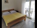 Apartments and rooms Aleksandra - 10 m from sea: A1 lijevi(2+2), A2 desni(2+2), A3(4+1), A4(2+2), R7(2), A5(4), A6(4+1) Bibinje - Zadar riviera  - Apartment - A5(4): bedroom