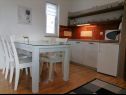 Apartments Fuzu - 50 m from sea: A2(2+1), SA3(2) Bibinje - Zadar riviera  - Apartment - A2(2+1): kitchen and dining room