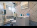 Apartments Sandra - 150 meters from the beach A1 (6+2), A2 (3+2), A3 (2+2) Crna Punta - Zadar riviera  - Apartment - A2 (3+2): bathroom with toilet