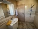  Jenny - 300m to the beach: A1(6), SA2(2), SA3(2), A4(4+2) Gornji Karin - Zadar riviera  - Apartment - A1(6): bathroom with toilet