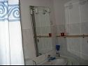 Apartments Davor - 20m from sea : A1(2+2), A2(2+2), A3(6) Mali Iz (Island Iz) - Zadar riviera  - Apartment - A2(2+2): bathroom with toilet