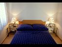 Apartments Davor - 20m from sea : A1(2+2), A2(2+2), A3(6) Mali Iz (Island Iz) - Zadar riviera  - Apartment - A2(2+2): bedroom