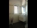 Apartments Davor - 20m from sea : A1(2+2), A2(2+2), A3(6) Mali Iz (Island Iz) - Zadar riviera  - Apartment - A3(6): bathroom with toilet