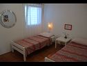 Apartments Davor - 20m from sea : A1(2+2), A2(2+2), A3(6) Mali Iz (Island Iz) - Zadar riviera  - Apartment - A3(6): bedroom